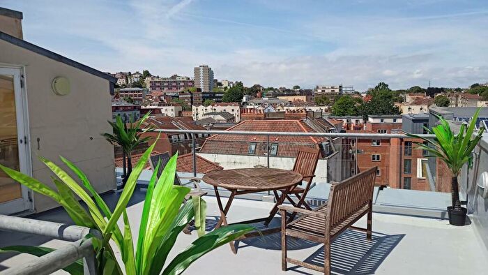 2 Bedroom Flat To Rent In Portland Square, Bristol, BS2