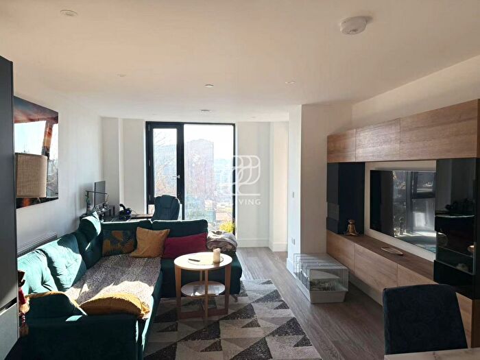 1 Bedroom Flat To Rent In Whiffens Avenue, Chatham, ME4