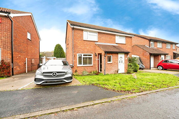 2 Bedroom Semi Detached House For Sale In Quebec Gardens, Bursledon Green, SO31