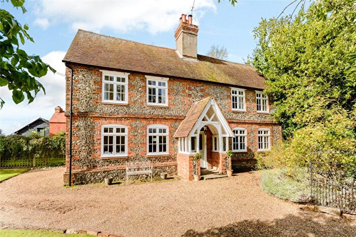 3 Bedroom Detached House To Rent In Sandpit Lane, Dunsden, Reading, Berkshire, RG4