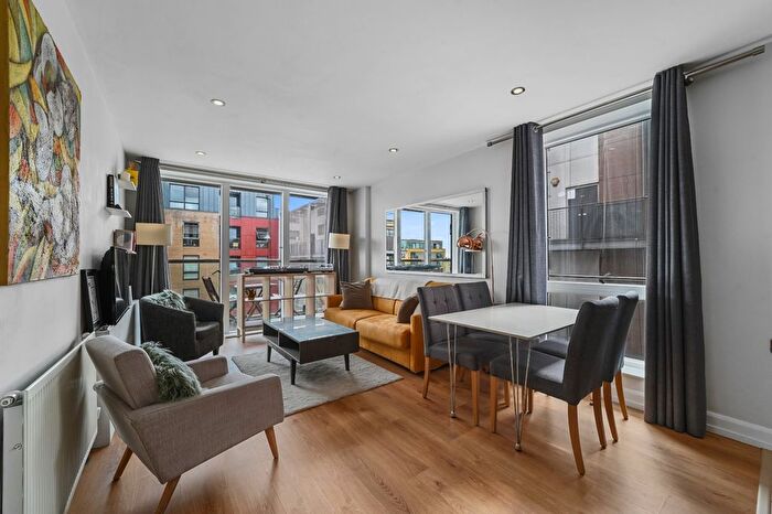 1 Bedroom Flat To Rent In Kingsland Road, London, E8