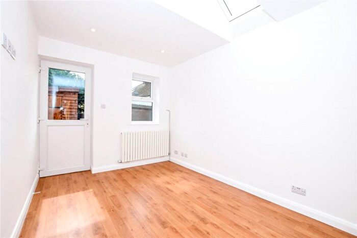Studio To Rent In Cedar Walk, , Hemel Hempstead, HP3