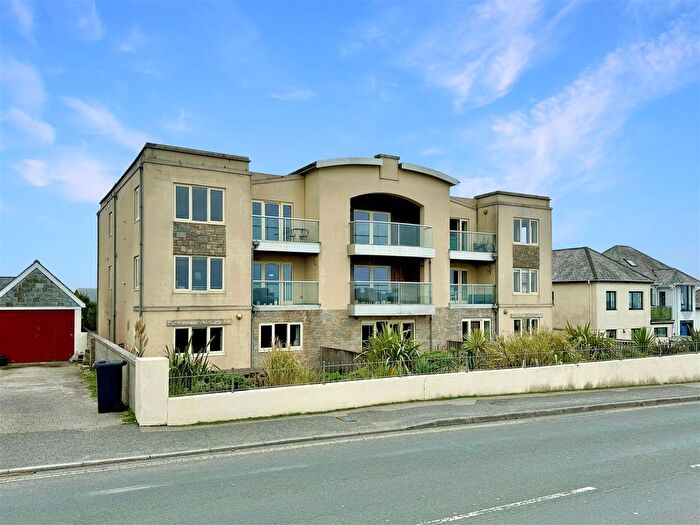 2 Bedroom Flat To Rent In Pentire Road, Newquay, TR7