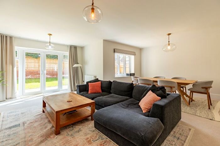 4 Bedroom Detached House To Rent In Olivers Close, Long Hanborough, Witney, OX29