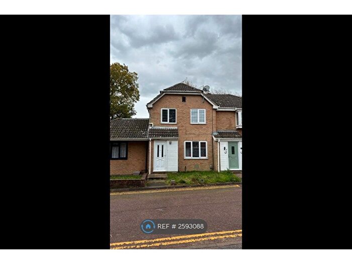 3 Bedroom Terraced House To Rent In Catkin Close, Chatham, ME5