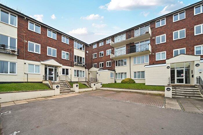 2 Bedroom Flat For Sale In Lizmans Court, Oxford, OX4