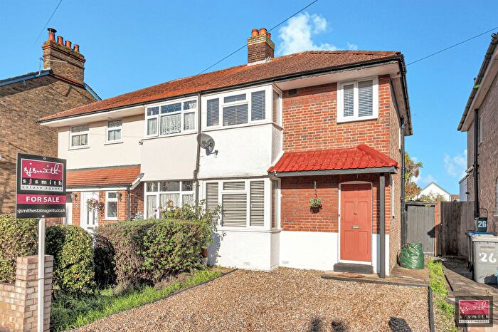 3 Bedroom Semi Detached House For Sale In Park Avenue, Egham, TW20