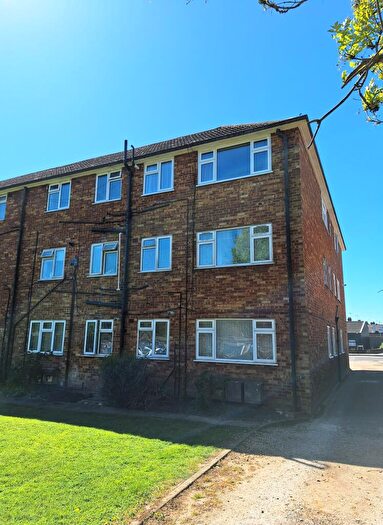 1 Bedroom Maisonette To Rent In Manor Court, Mutton Lane, Potters Bar, Hertfordshire, EN6