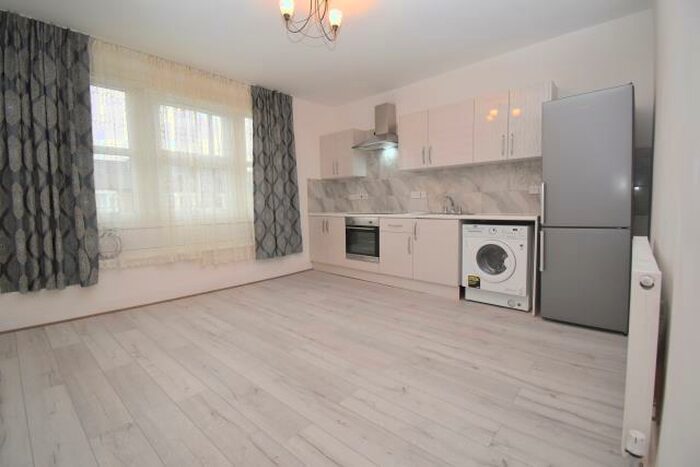 2 Bedroom Flat To Rent In Hertford Road, Edmonton, N9