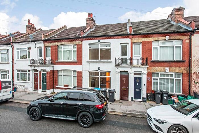 2 Bedroom Terraced House To Rent In Brocklesby Road, London, SE25