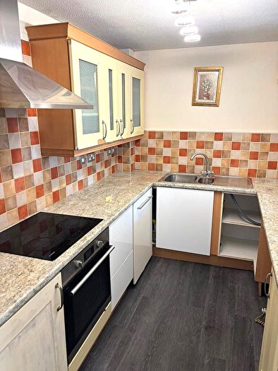2 Bedroom Apartment To Rent In Harrison Way, Grangetown, Cardiff, CF11