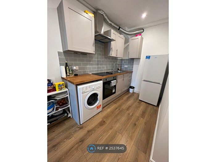 1 Bedroom Flat To Rent In Upper Green, Mitcham, CR4