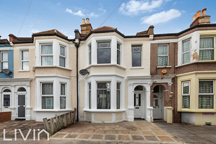 3 Bedroom Terraced House For Sale In Hartley Road, Croydon, CR0