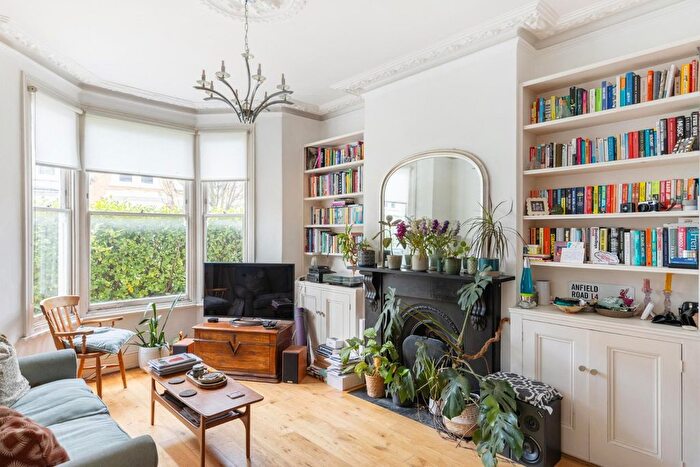 1 Bedroom Flat For Sale In Plato Road, Clapham North, SW2