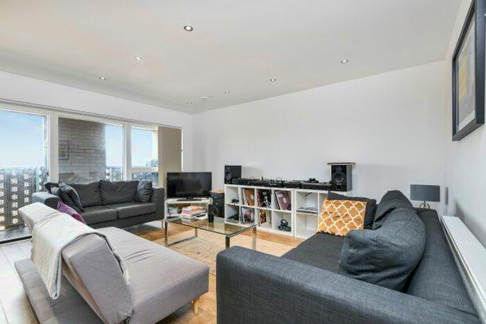 2 Bedroom Flat To Rent In Bedford Road, London, SW4