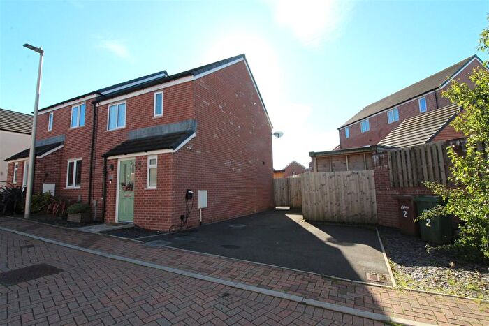 3 Bedroom Semi-detached House For Sale In Cae Garw, Oakdale, Blackwood, NP12
