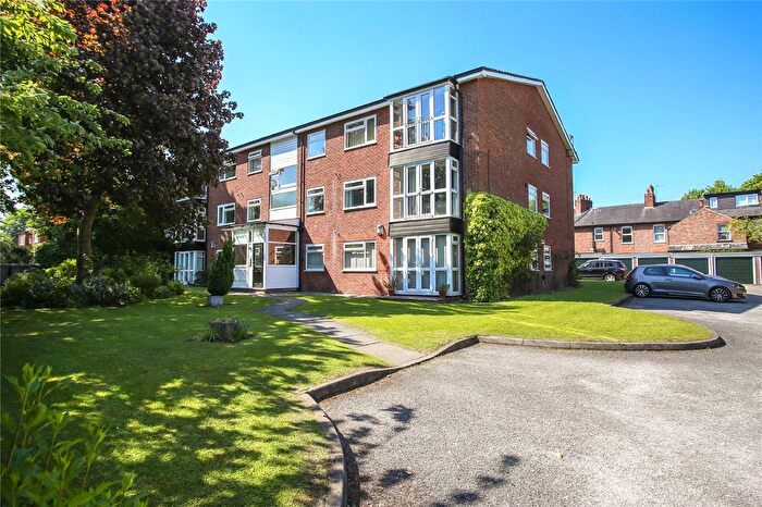 2 Bedroom Flat To Rent In Regent Court, Wellington Road North, Heaton Chapel, Stockport, SK4
