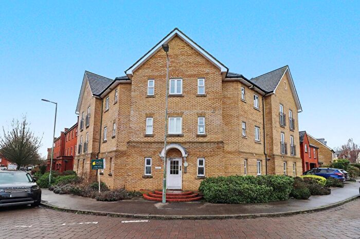 2 Bedroom Apartment For Sale In Mendip Way, Stevenage, Hertfordshire, SG1