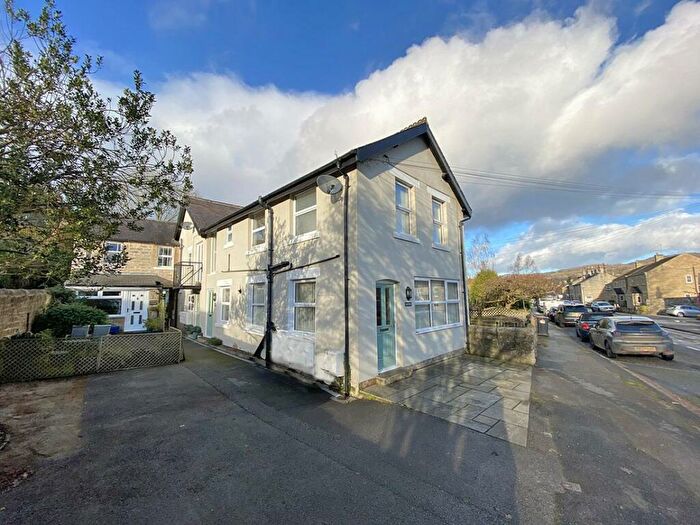 2 Bedroom Terraced House For Sale In Dacre Banks, HG3