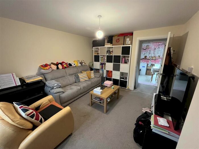 3 Bedroom Property To Rent In Laxton Close, Nottingham, NG8