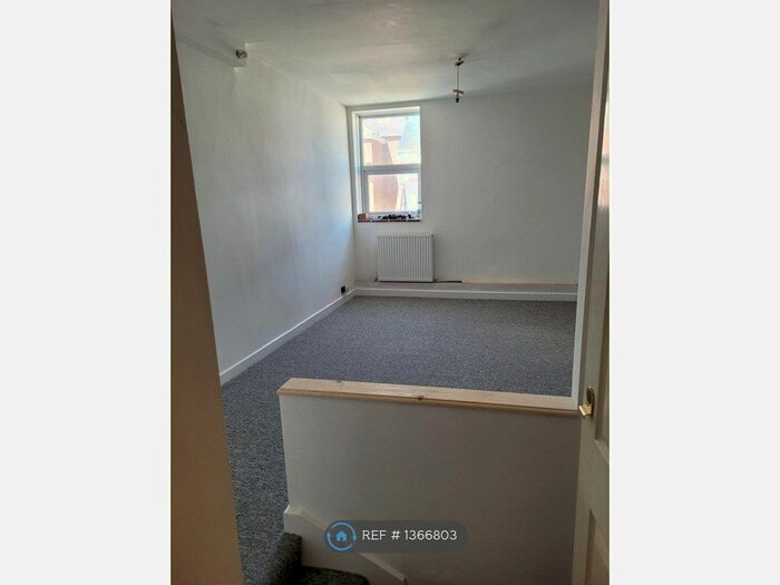 1 Bedroom Flat To Rent In Great George Street, Weymouth, DT4