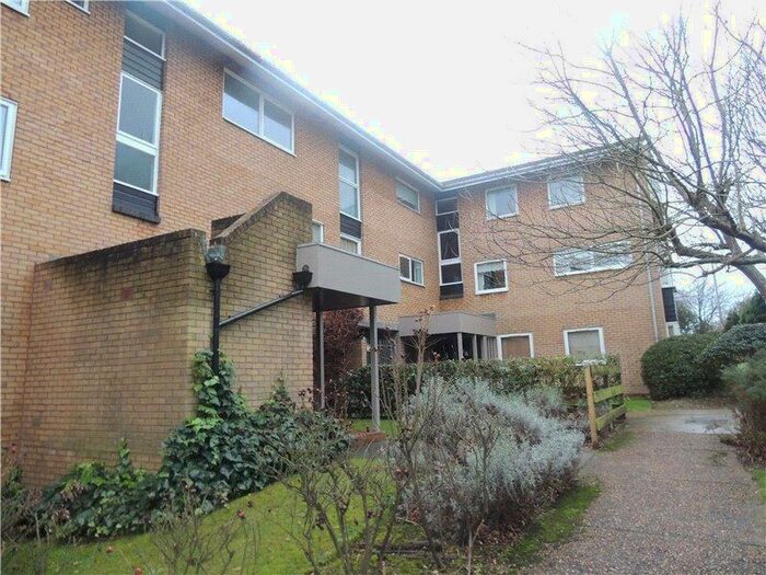 2 Bedroom Apartment To Rent In Pennycroft, Pixton Way, Croydon, CR0