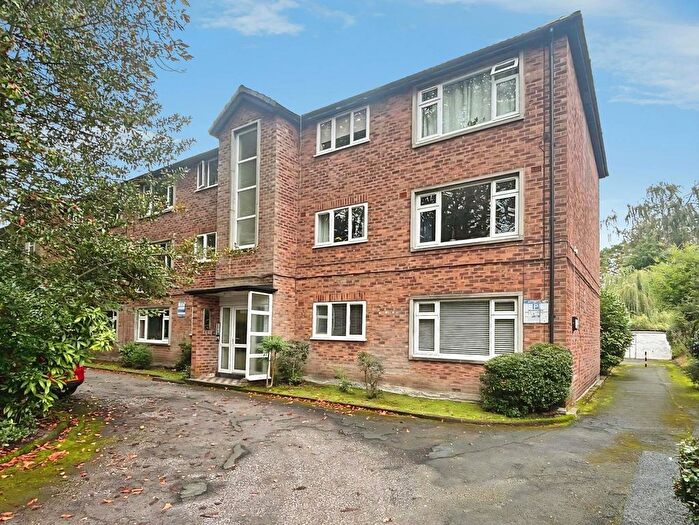 2 Bedroom Flat For Sale In Holme Road, Didsbury, Manchester, M20