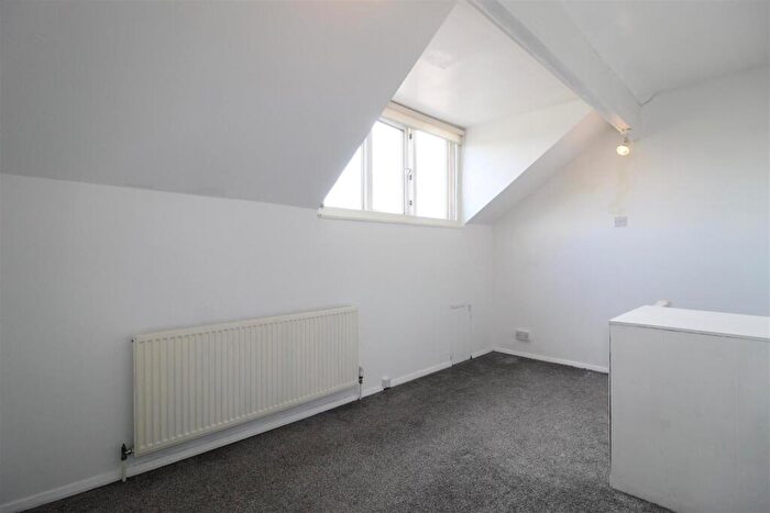 2 Bedroom End Of Terrace House To Rent In Woodville Crescent, Horsforth, Leeds, LS18