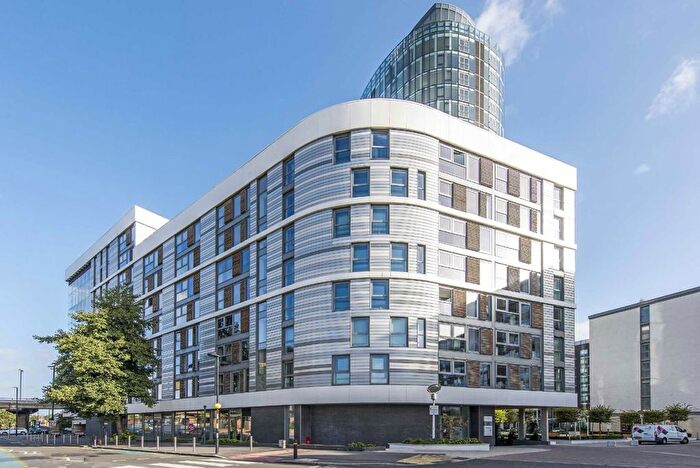 2 Bedroom Flat For Sale In Ealing Road, Brentford, TW8