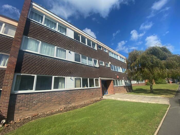 2 Bedroom Flat To Rent In Cedarhurst, Harborne, B32