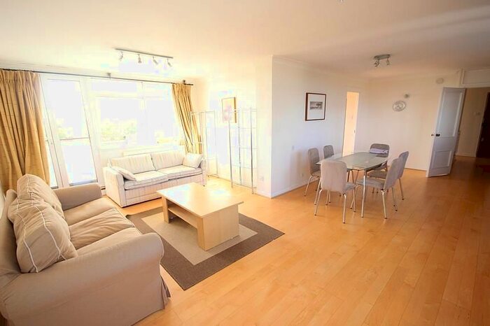 3 Bedroom Flat To Rent In The Cedars, Heronsforde, Ealing, London, W13