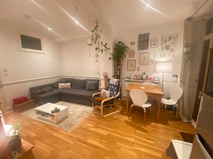 1 Bedroom Flat To Rent In A Arthur Road, London, N7