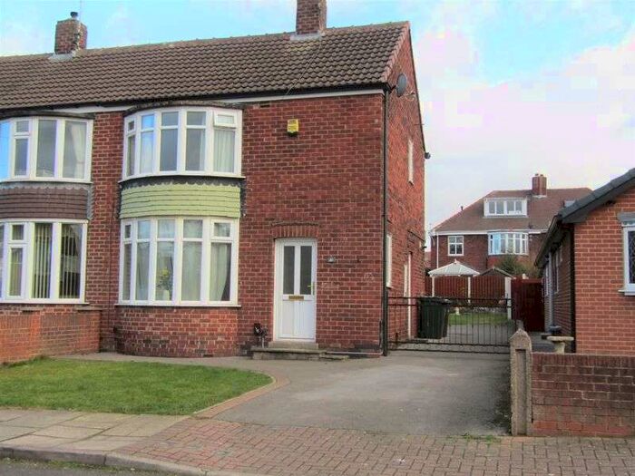 2 Bedroom Property To Rent In Stag Crescent, Rotherham, South Yorkshire, S60
