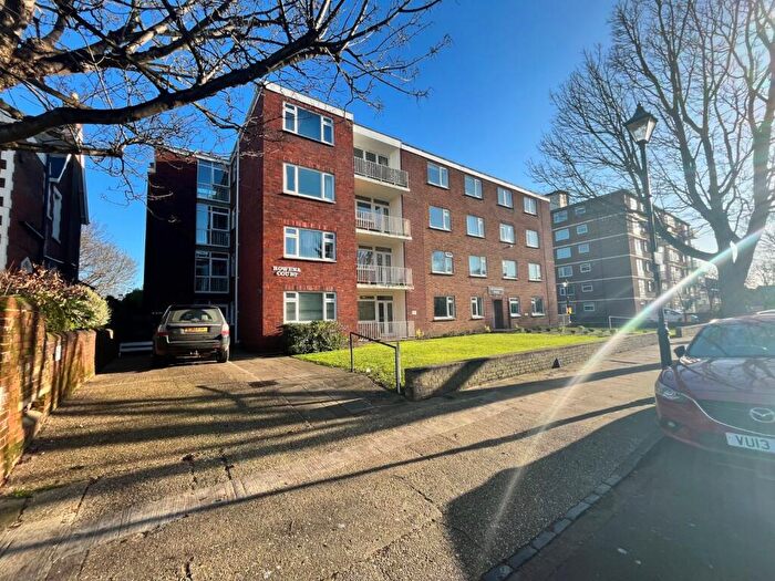 2 Bedroom Apartment To Rent In Outram Road, Southsea, Hampshire, PO5