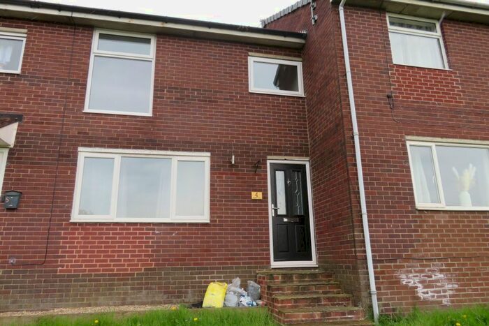 3 Bedroom Semi-Detached House To Rent In Whinney Hill Park, Brighouse, HD6