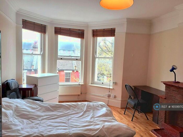 4 Bedroom Maisonette To Rent In Loraine Mansions, London, N7