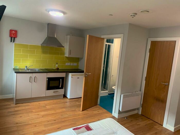 1 Bedroom Apartment To Rent In Queen Street, Sheffield, South Yorkshire, S1