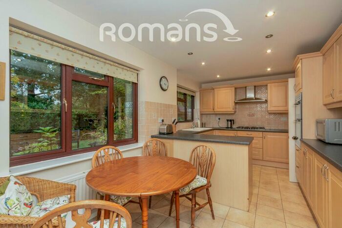 4 Bedroom Detached House To Rent In Marjoram Close, GU14