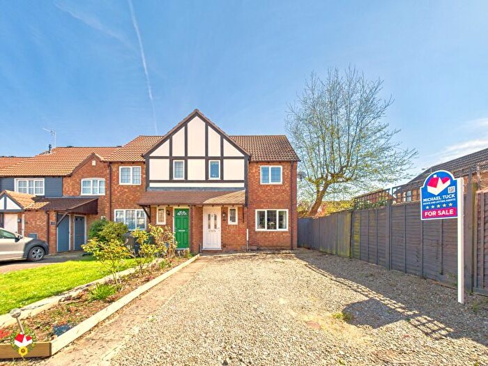 3 Bedroom End Of Terrace House For Sale In Mallard Close, Quedgley, Gloucester, GL2