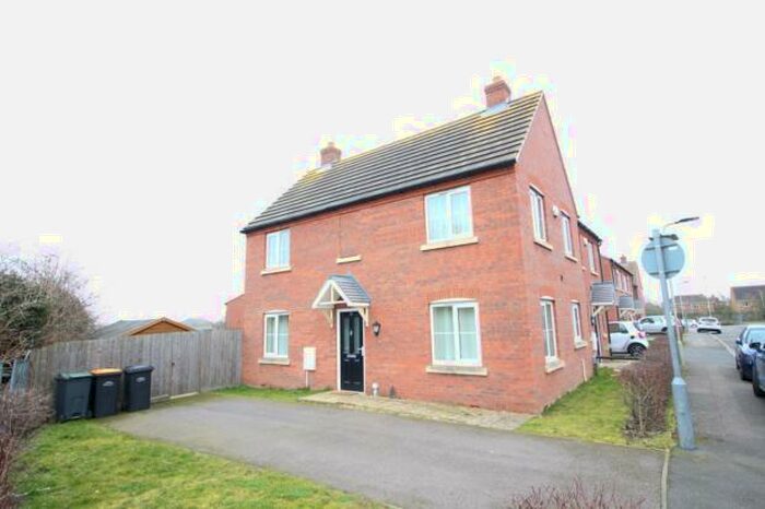 3 Bedroom Semi-Detached House To Rent In Romsey Way, Elstow, MK42