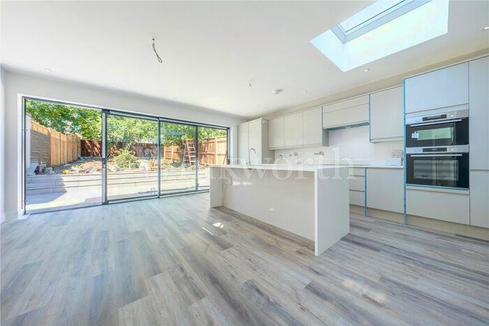 4 Bedroom Semi-Detached House To Rent In Holders Hill Drive, London, NW4