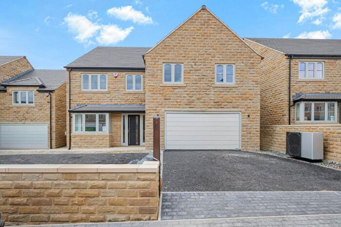 5 Bedroom Detached House For Sale In Well Lane, Clifton, Brighouse, HD6