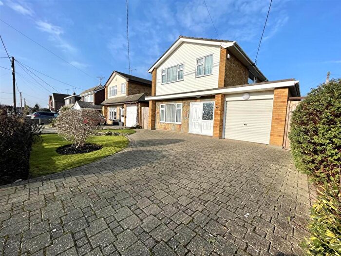 4 Bedroom Detached House To Rent In Deepdene Avenue, Rayleigh, SS6