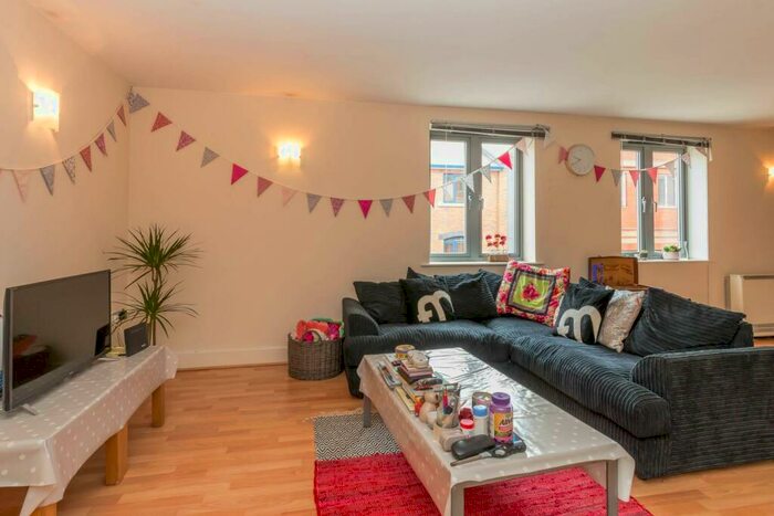 2 Bedroom Apartment To Rent In Northwood Plaza, Northwood Street, B3