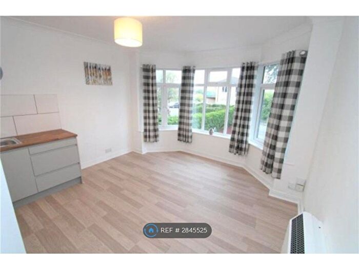 1 Bedroom Flat To Rent In Cobden Avenue, Southampton, SO18