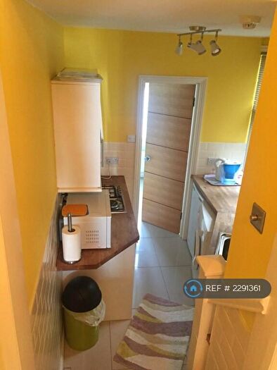 1 Bedroom Flat To Rent In Marine Square, Brighton, BN2