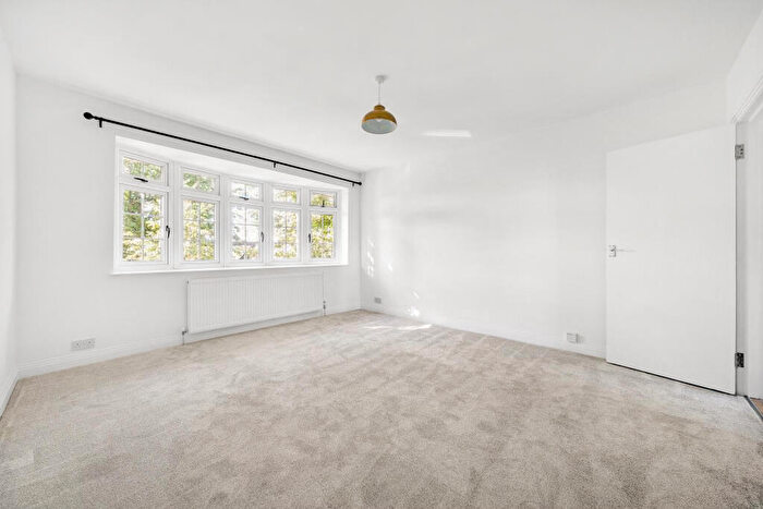 2 Bedroom Apartment To Rent In West Road, Maidenhead, Berkshire, SL6