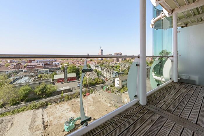 1 Bedroom Flat For Sale In Cavalier House, Uxbridge Road, Ealing, W5