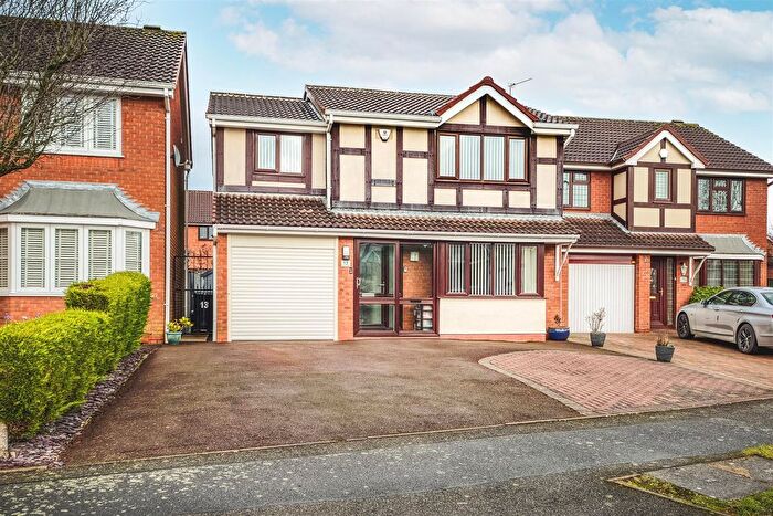4 Bedroom Detached House For Sale In Lucerne Road, Oakwood, Derby, DE21