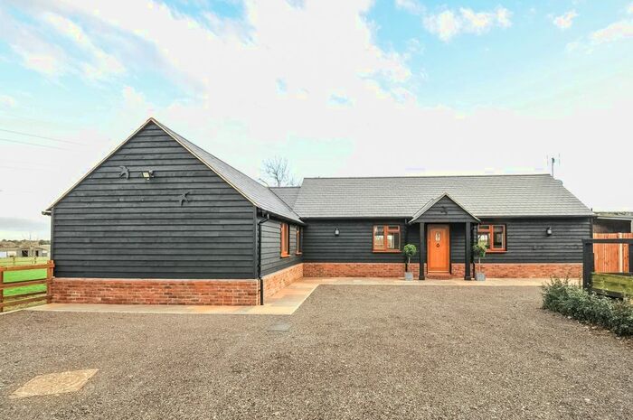 3 Bedroom Barn Conversion To Rent In Noke Lane, Chiswell Green, St.Albans, AL2